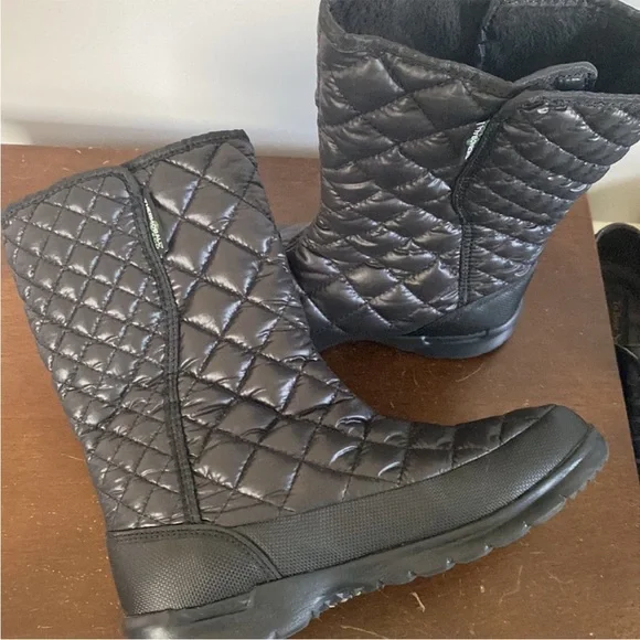 LIKE NEW ! The NORTH FACE winter boot - Picture 4 of 7